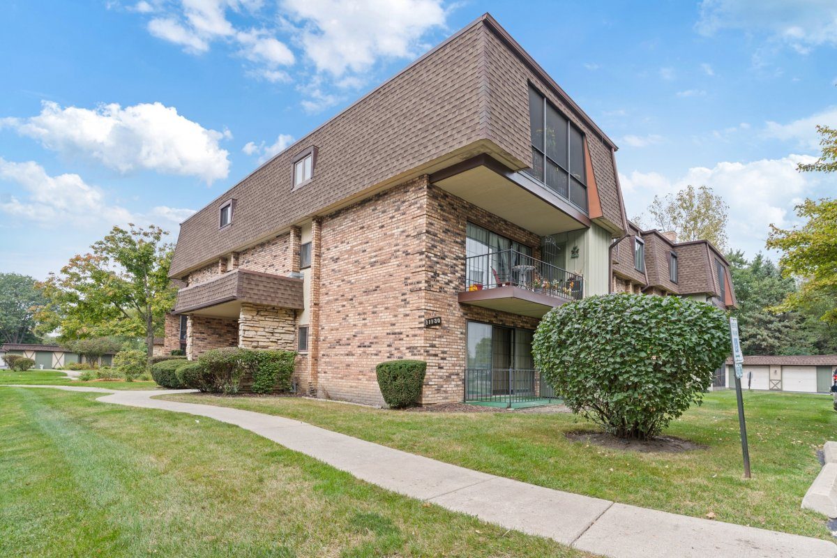 Beautiful and Spacious 2-Bedroom Condo in Palos Hills! For sale