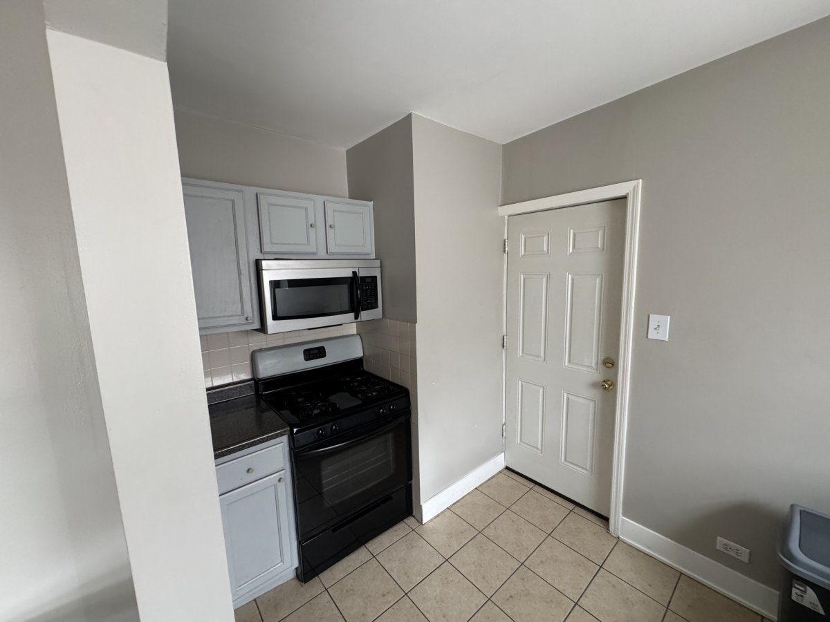 Nuomoja  šviesų 1 miegamojo butą