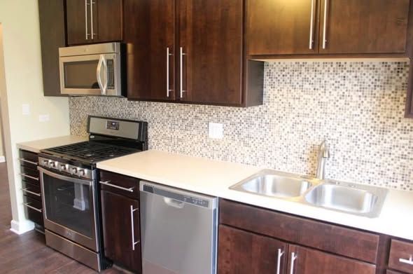 Išnuomojamas townhouse Woodridge rajone