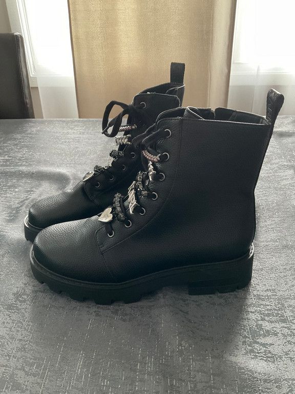 Karl Lagerfeld Paris women's boots
