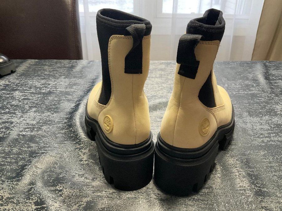 Timberland Yellow Everleigt 7 Chelsea Boots