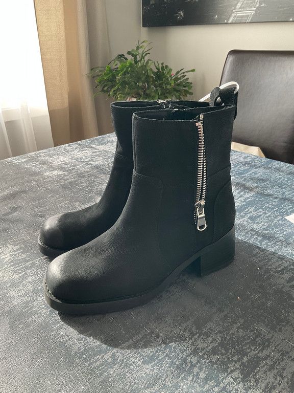 Blondo waterproff boots.NEW