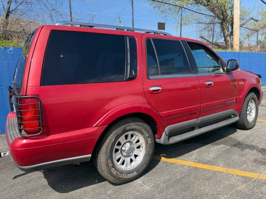 1998 Linclon Navigator NEEDS TLC 5.4L V8 4x4 Loaded Leather Third Row - $1,000